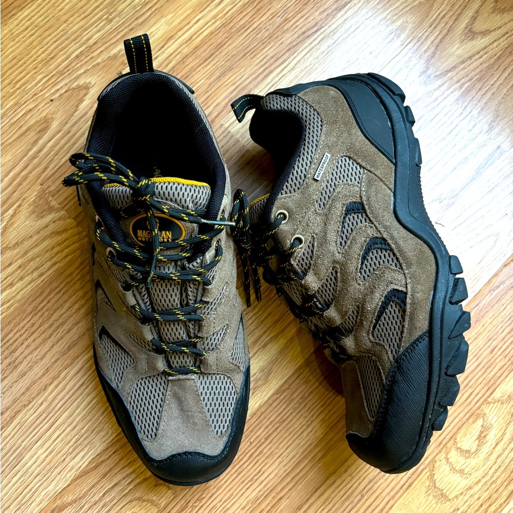 🏆BOGO Magellan Outdoors Men's Hiker shoes 🥾🥾Great shape